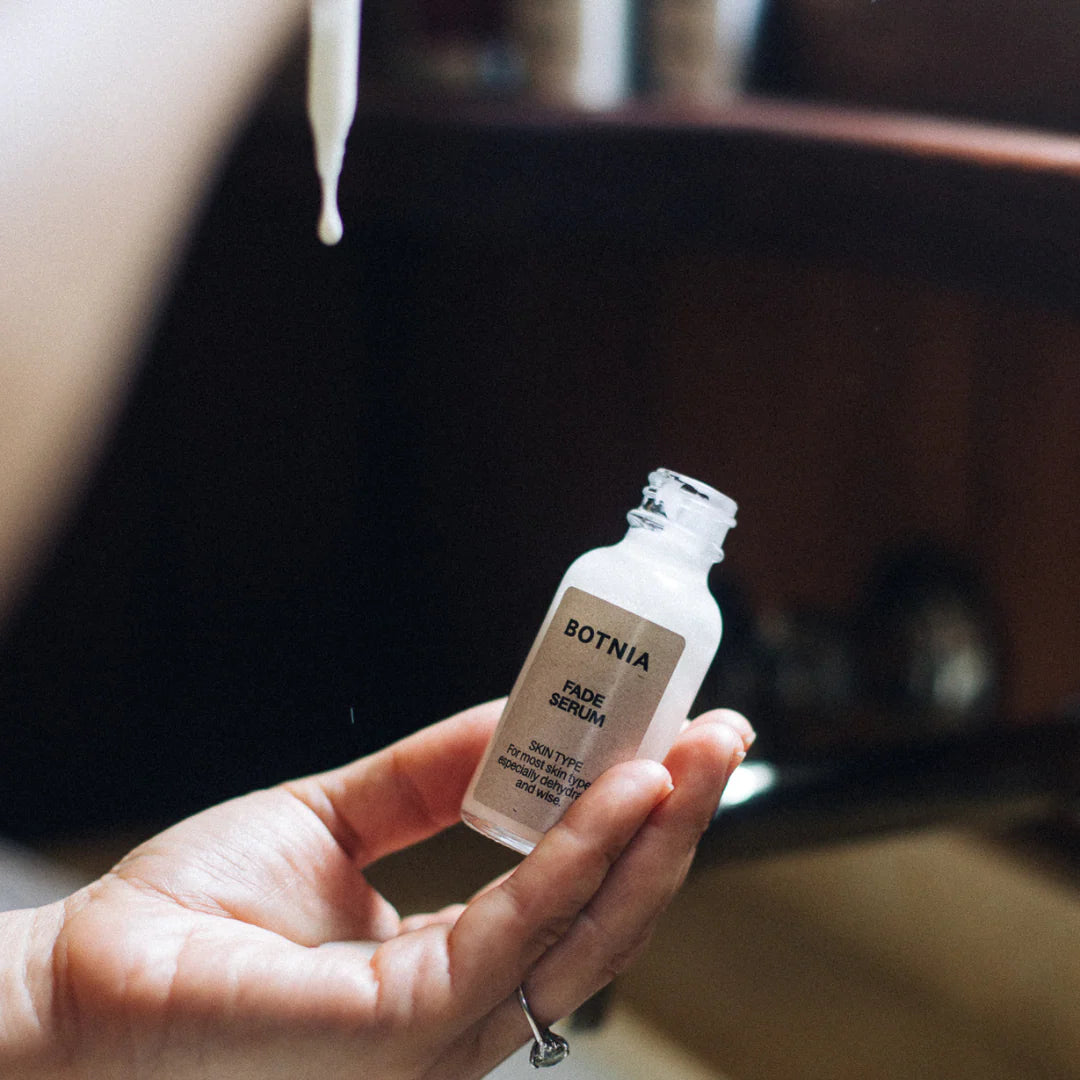 Fade Serum with Mandelic Acid and Algae
