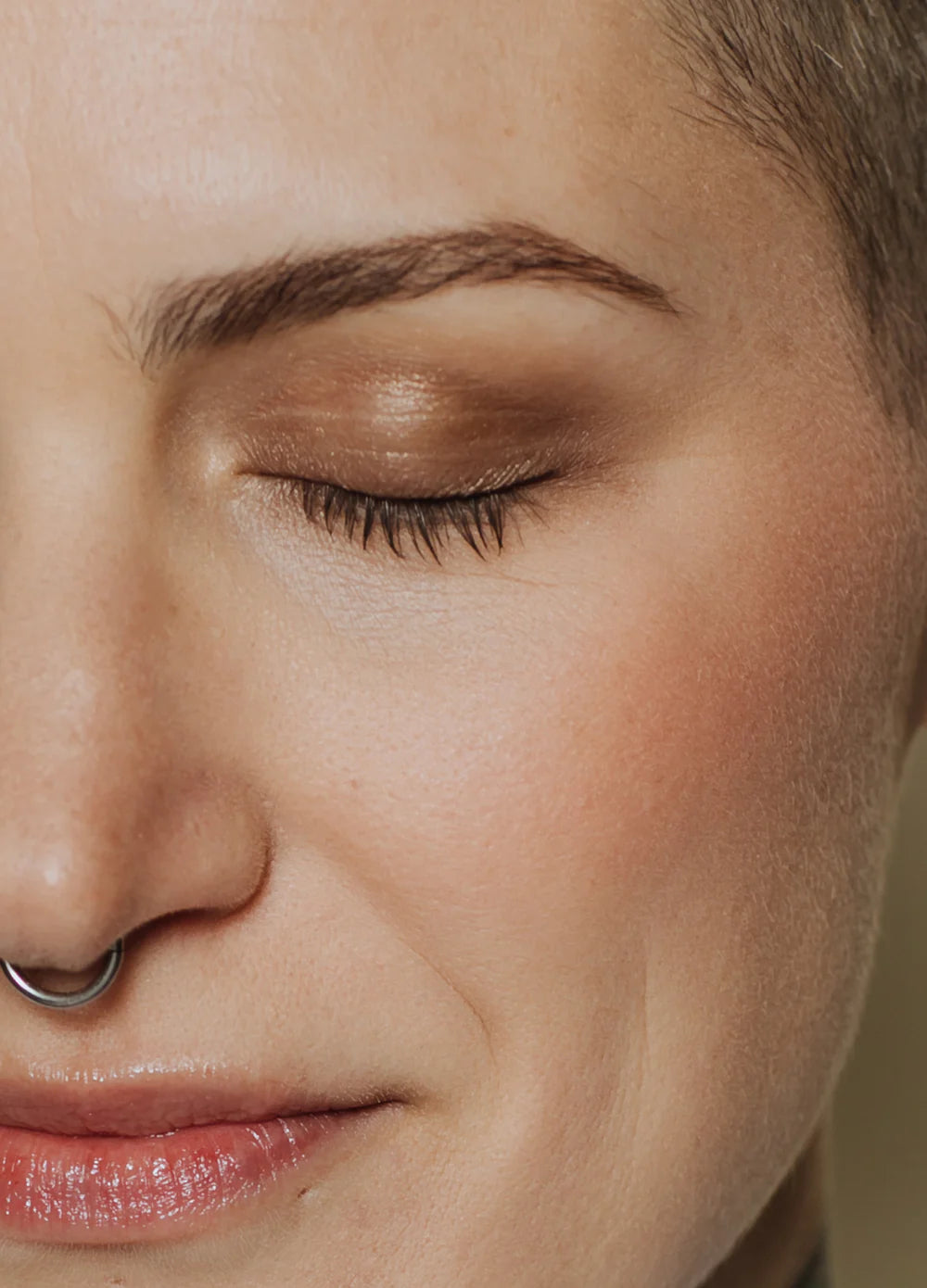 Elate Beauty-Pressed Eye Colour